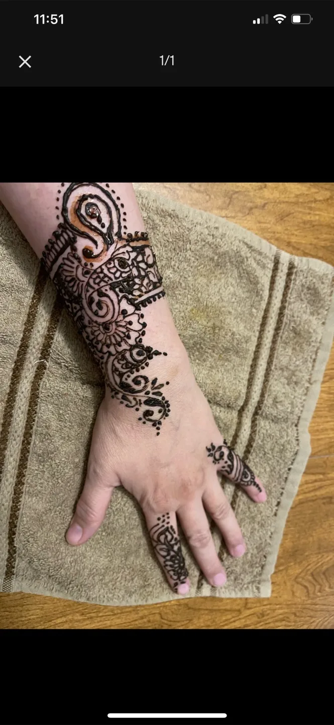 🇨🇦 henna artist is available in ne Calgary thumbnail