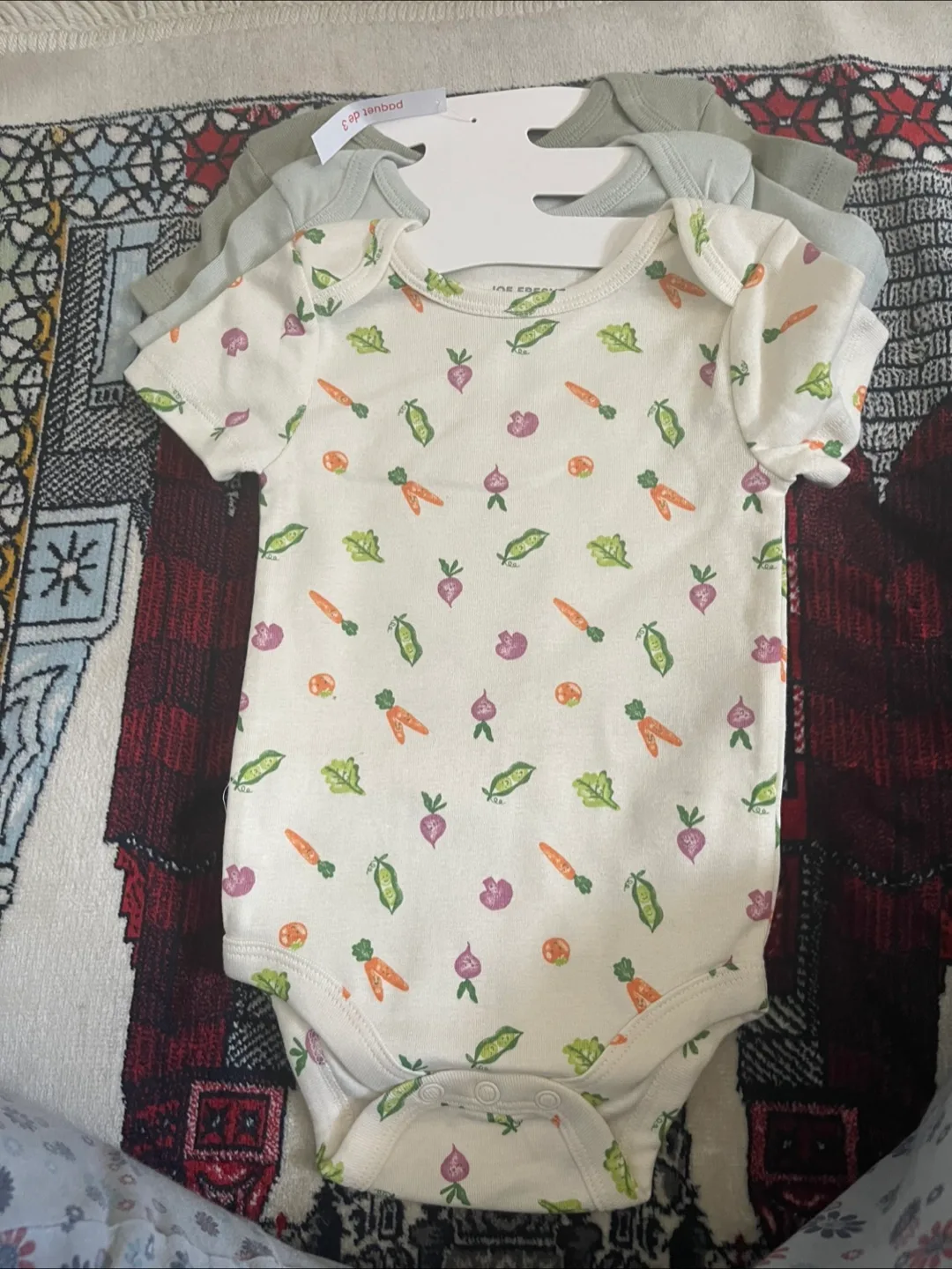 🇨🇦 Brand new Joe Fresh Baby Bodysuits - 3 Pack image indicator(4)