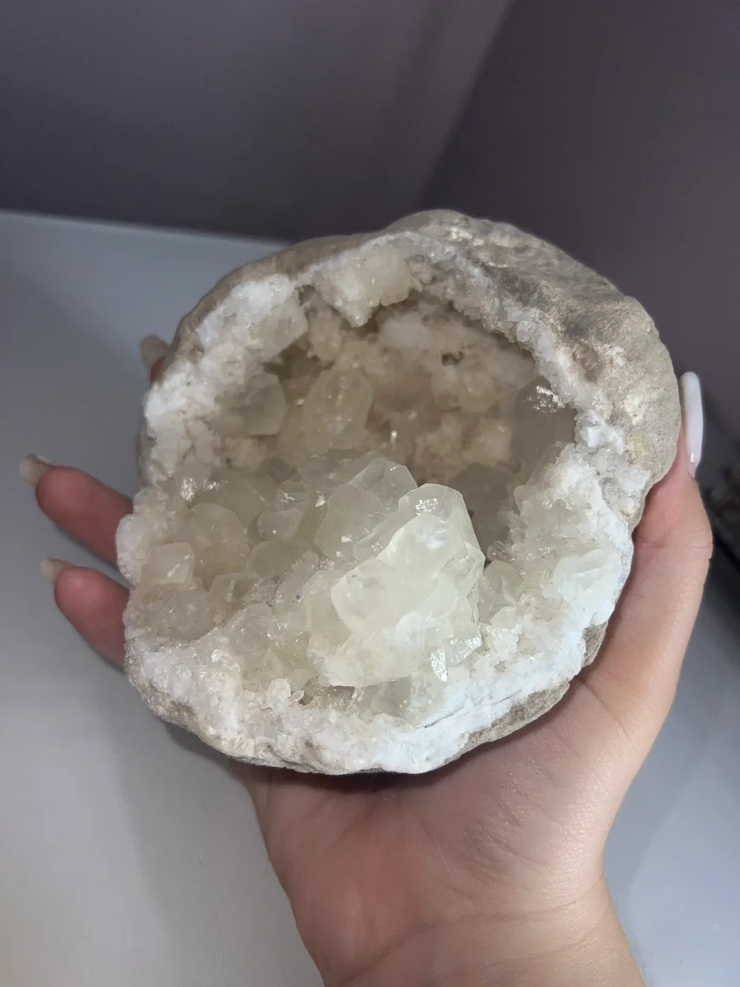 White Crystal Geode image indicator(3)