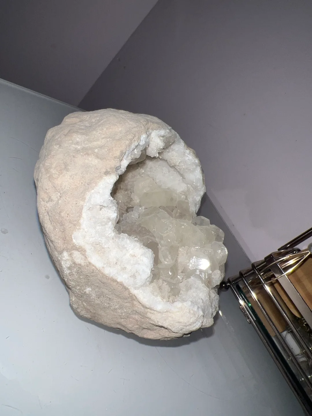 White Crystal Geode image indicator(2)