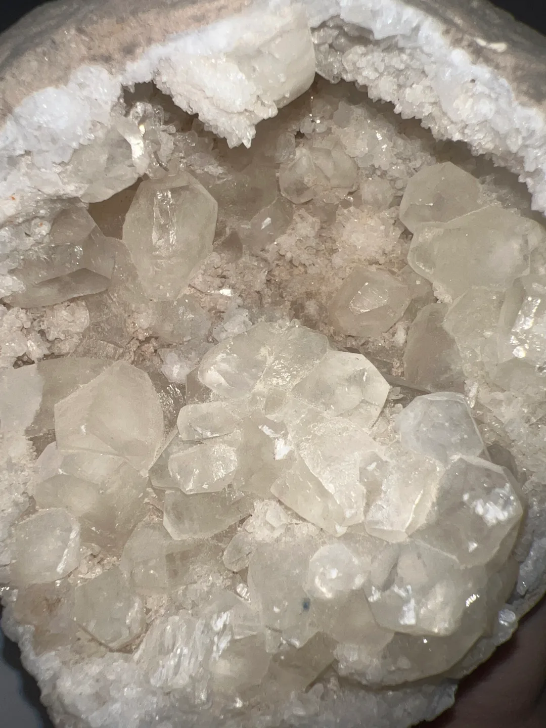 White Crystal Geode image indicator(4)