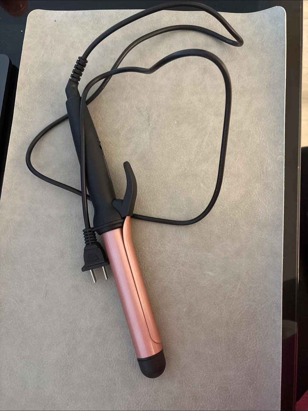 Curling Iron - Rose Gold 🇨🇦 thumbnail