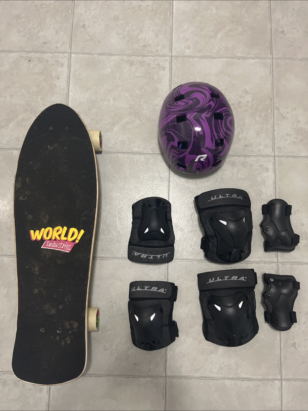 Stakeboard, Helmet & Ultra Protective Gear - Size M