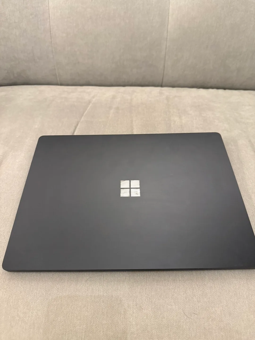 Microsoft Surface Laptop 3- Black image indicator(2)