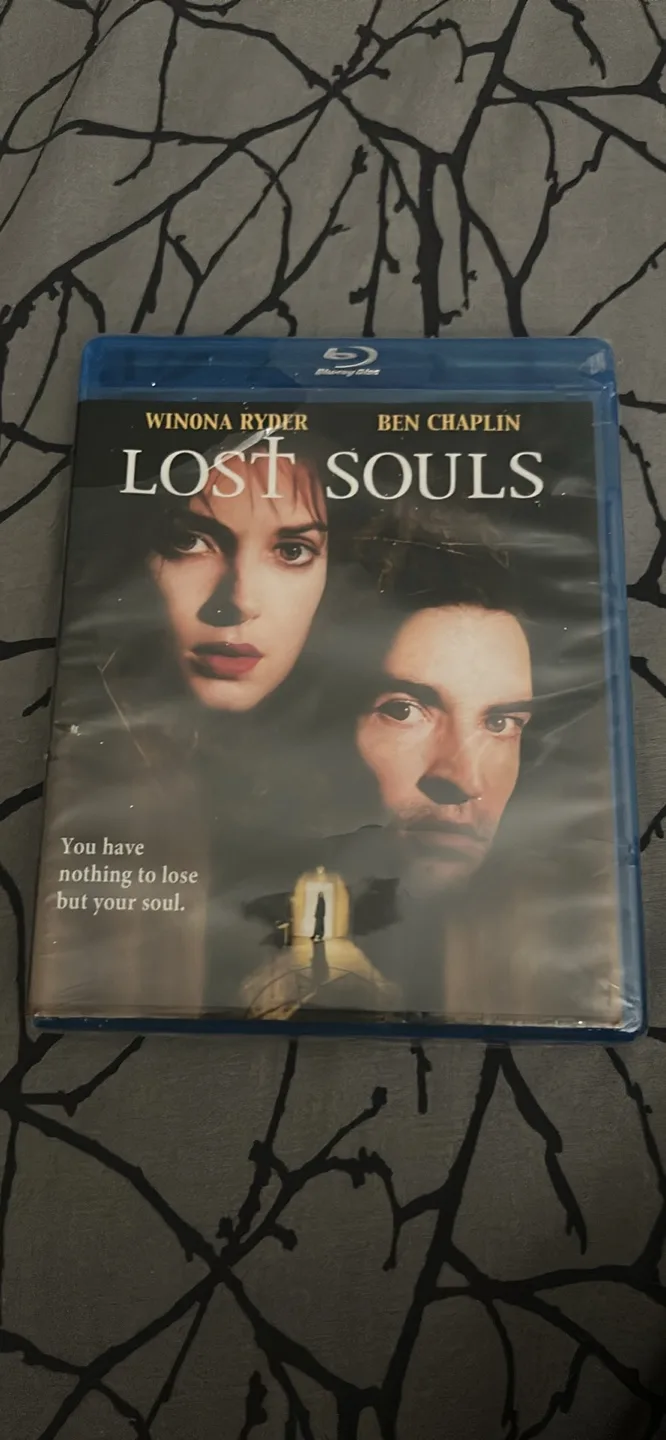 Lost Souls (Blu-ray) - Winona Ryder, Ben Chaplin thumbnail