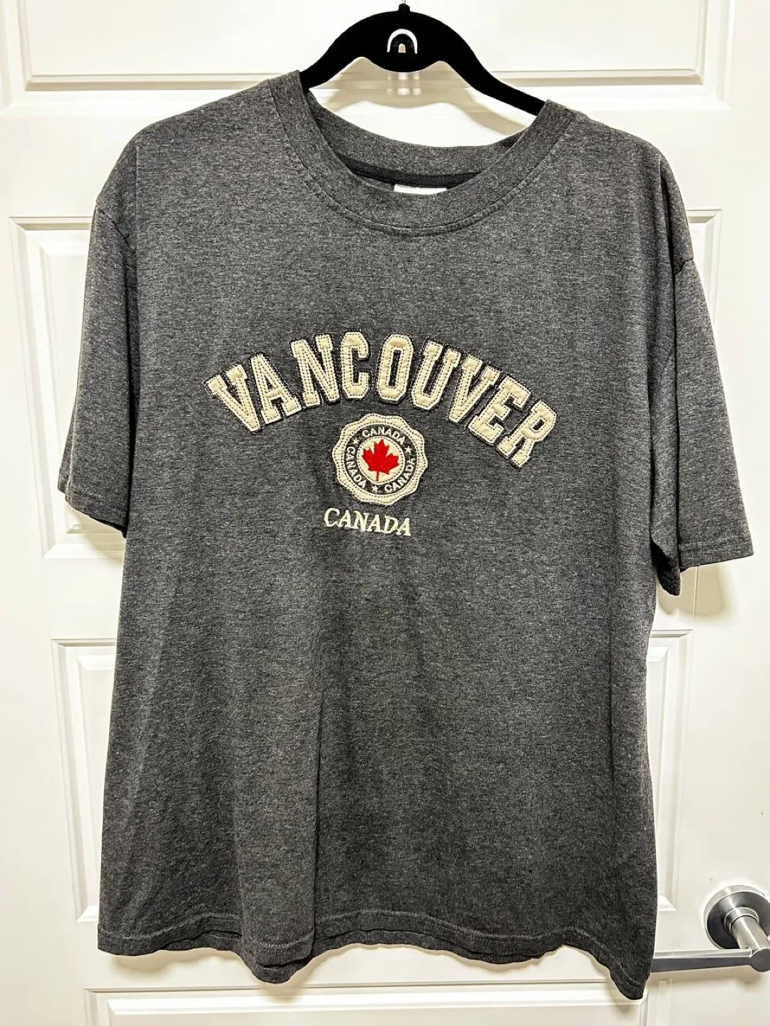 Hollister Shirt Men's Size XL thumbnail