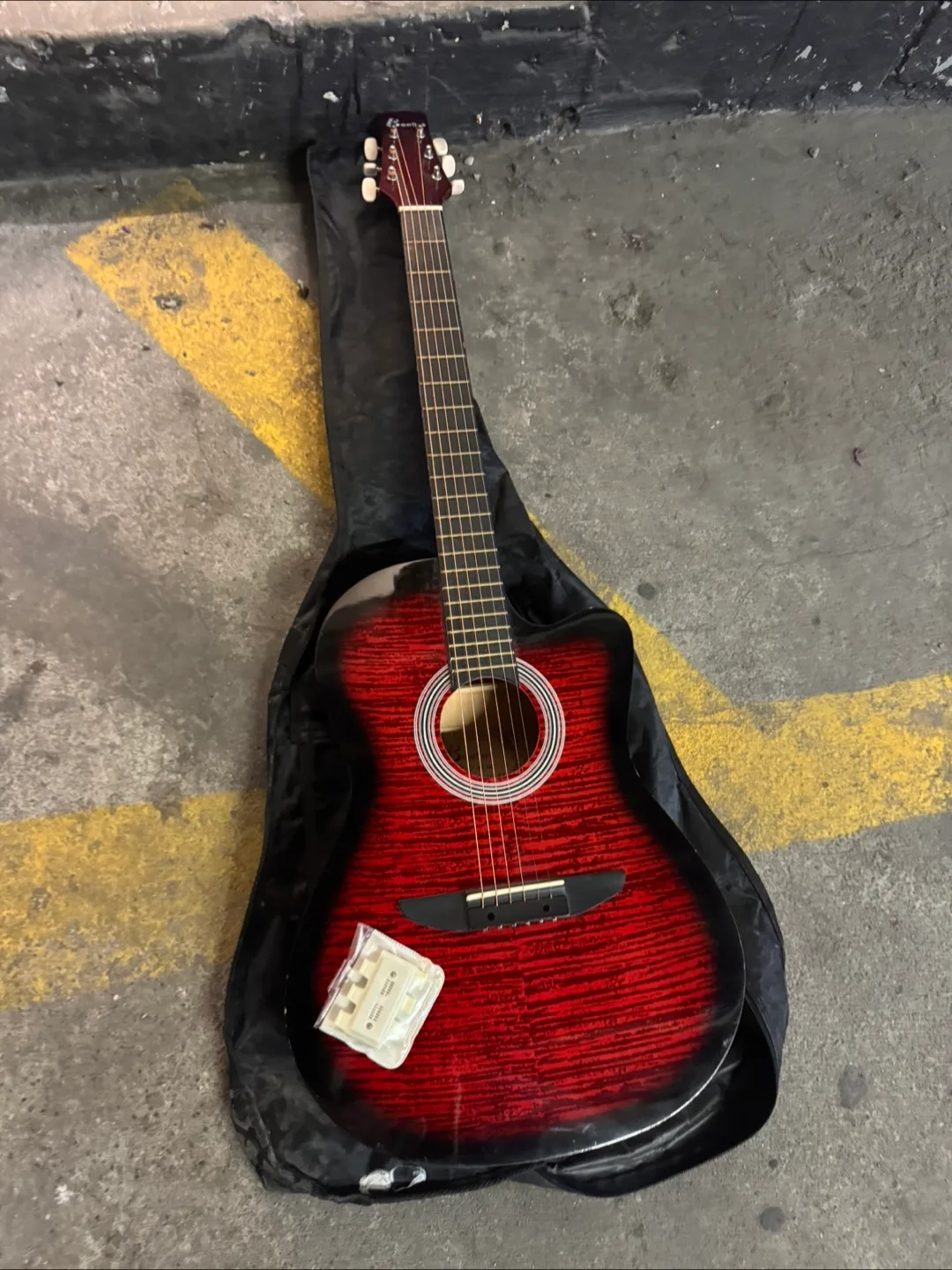 Valencia Acoustic Guitar image indicator(3)