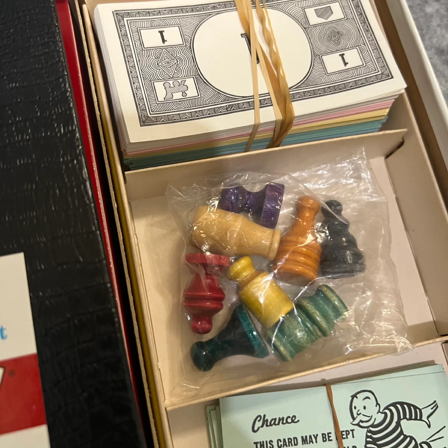 VG condition Vintage Parker Brothers Monopoly Board Game image indicator(4)