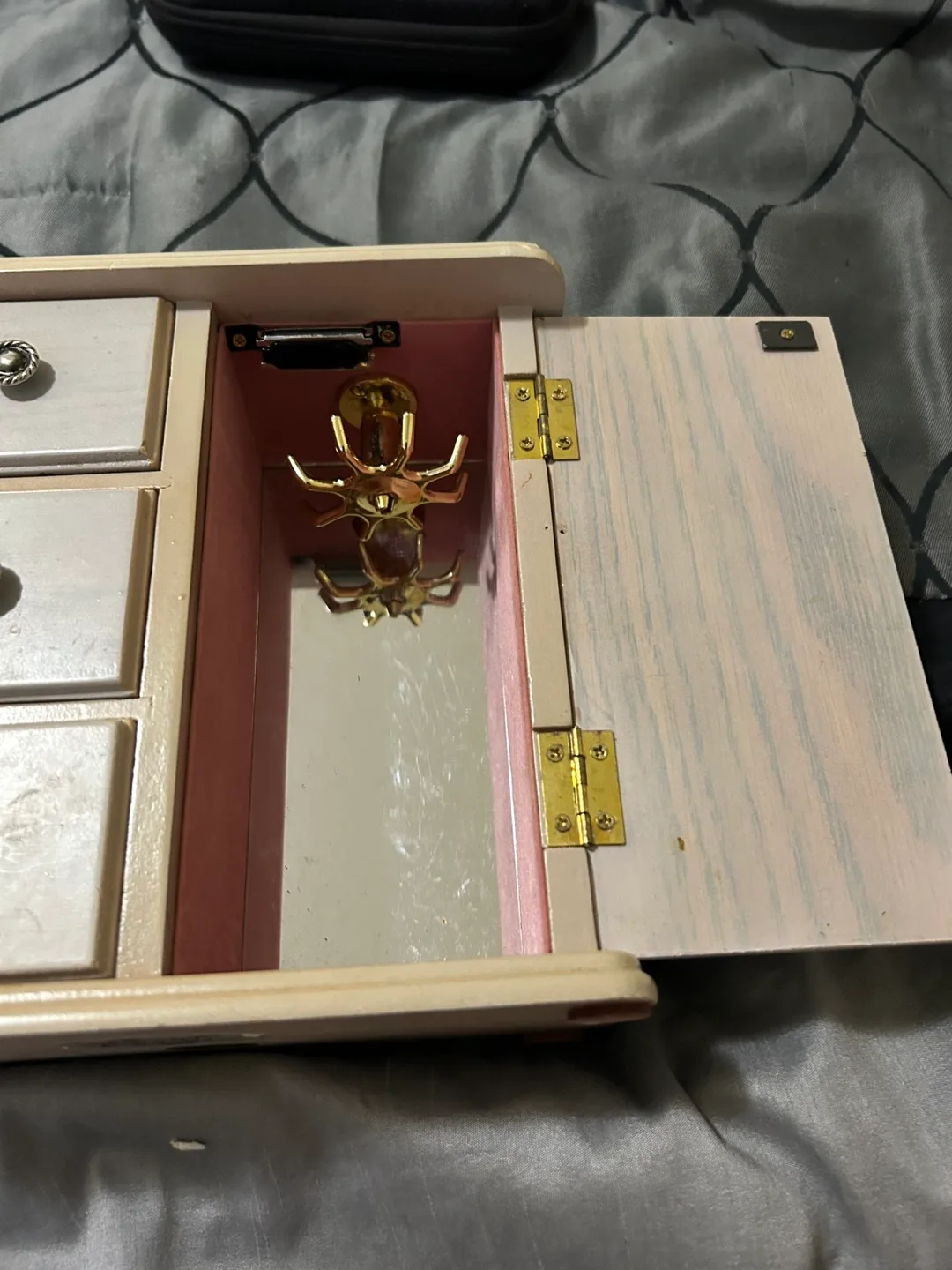 Secret Treasures Jewelry Box image indicator(2)