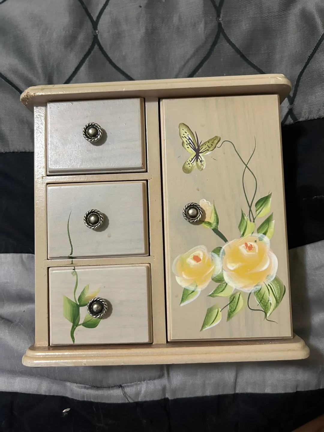 Secret Treasures Jewelry Box thumbnail