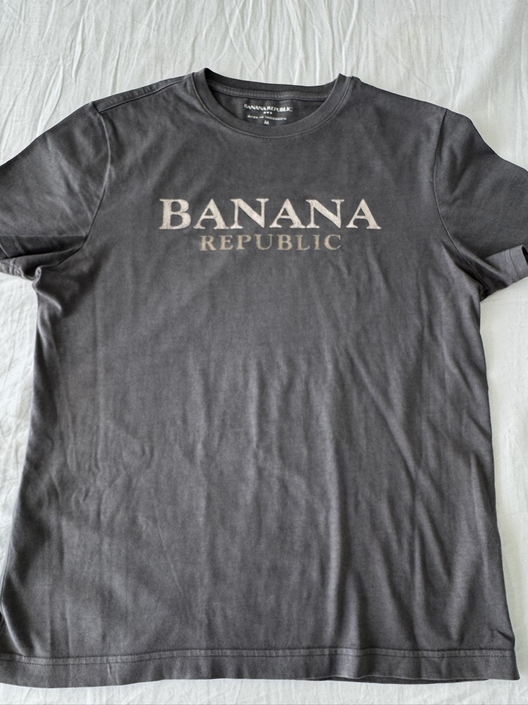 Brand New Banana Republic T-Shirt – Size M - photo 2