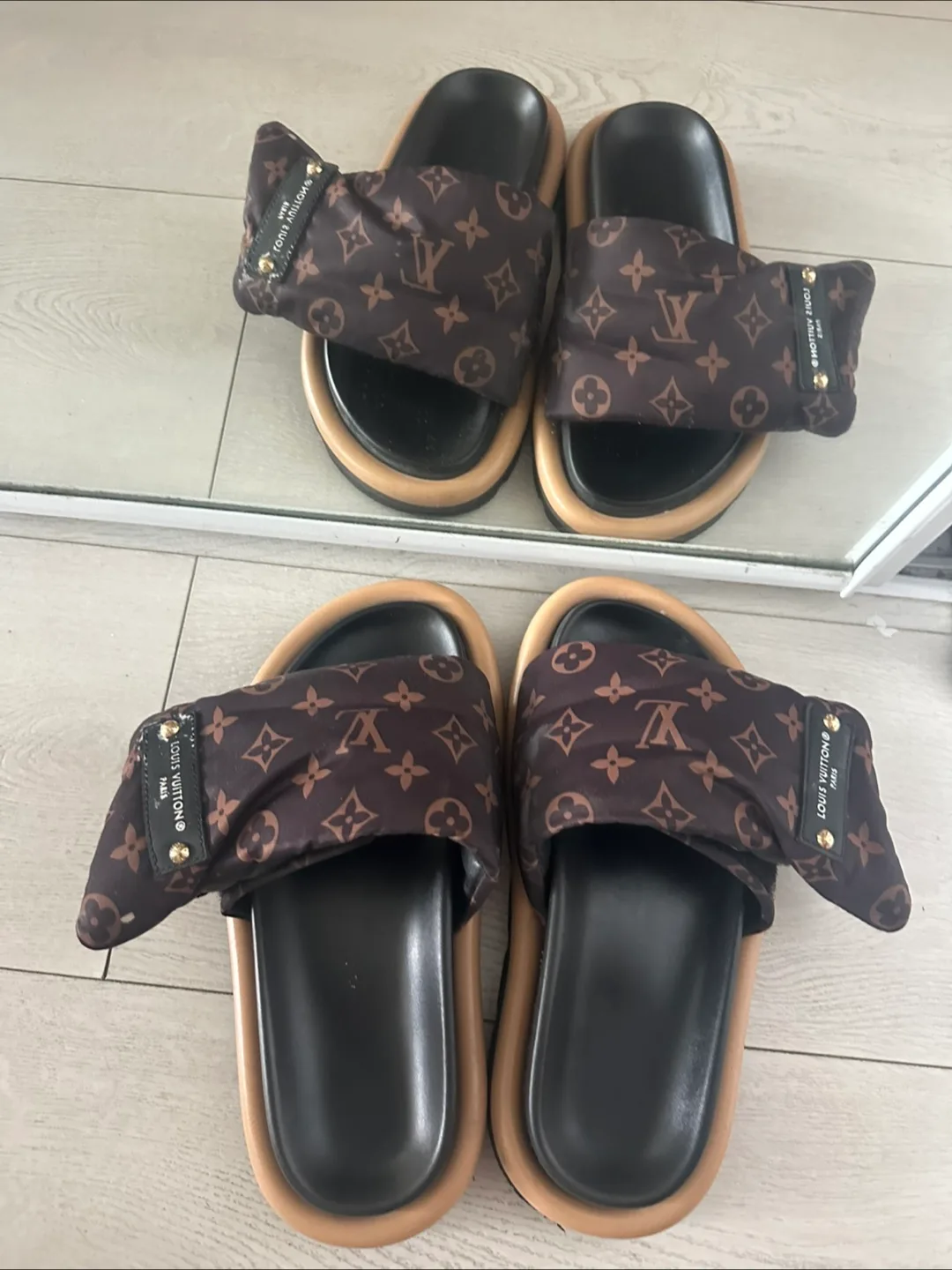 Louis Vuitton Pillow Comfort Flat Sandals thumbnail