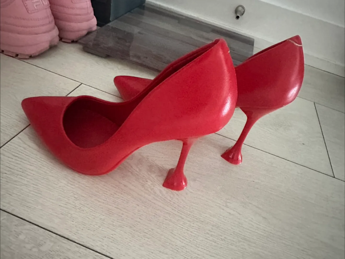 Red Stiletto Heels, thumbnail