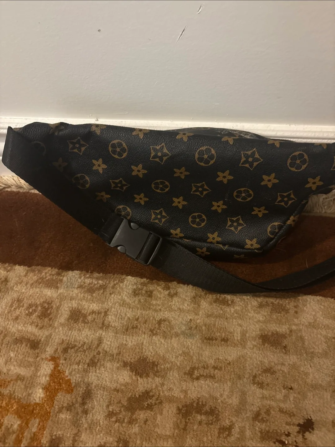 Belt Bag luyeees vooootien image indicator(2)