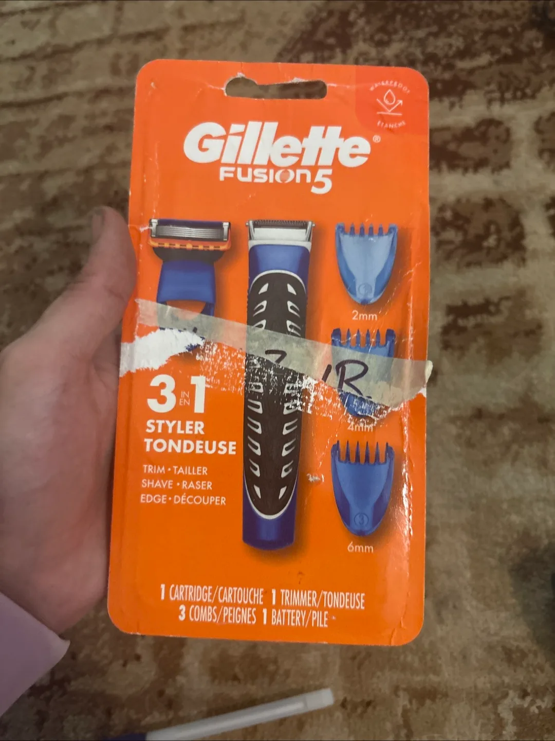 New Gillette Fusion5 3-in-1 Styler image indicator(2)