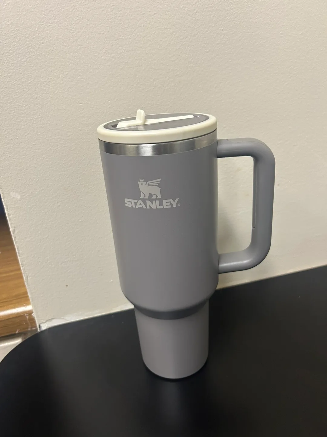 Stanley 40oz Grey Quencher H2.0 Flowstate Tumbler thumbnail