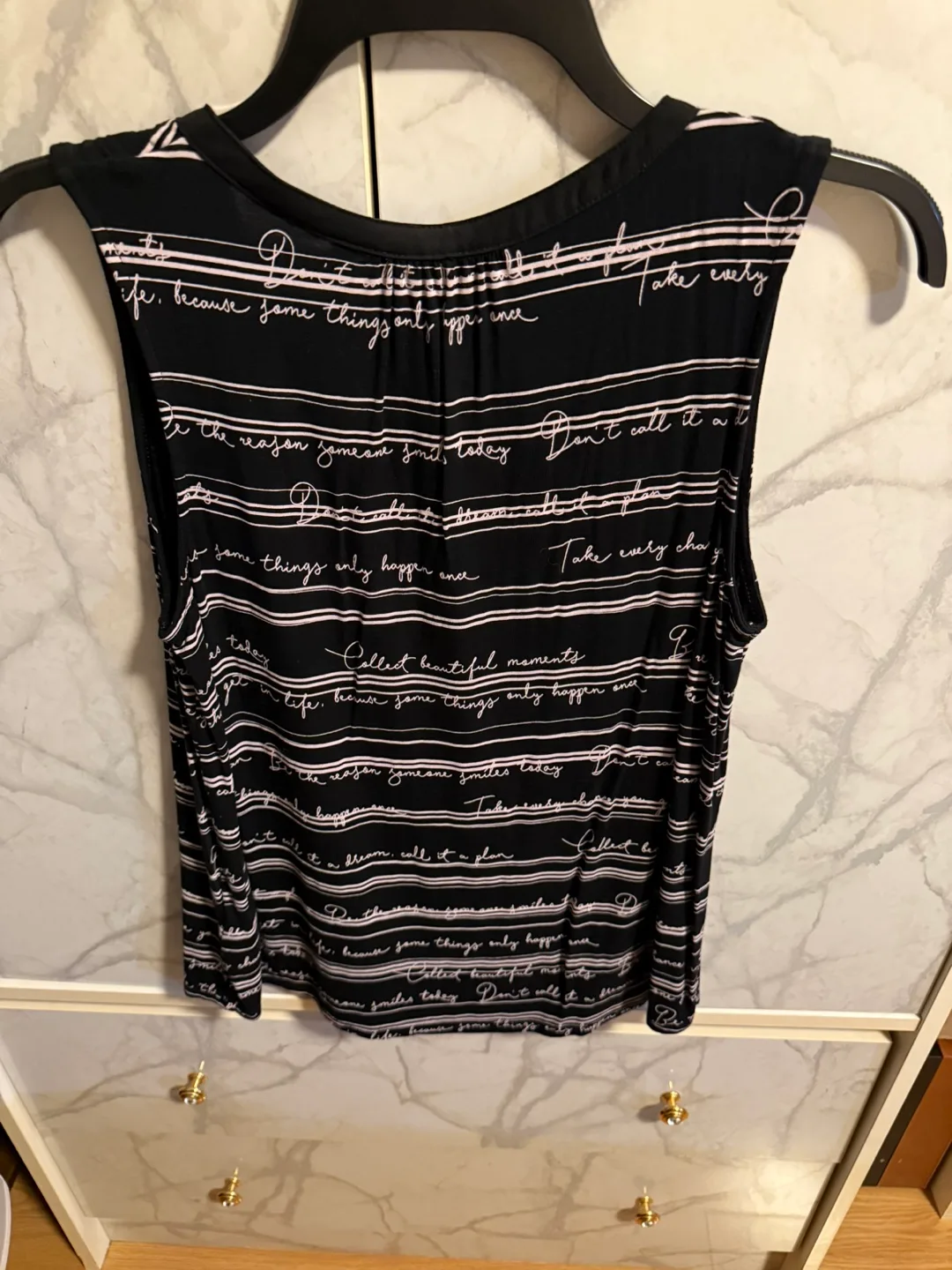 Women Tank Top - Size M 🇨🇦 image indicator(2)