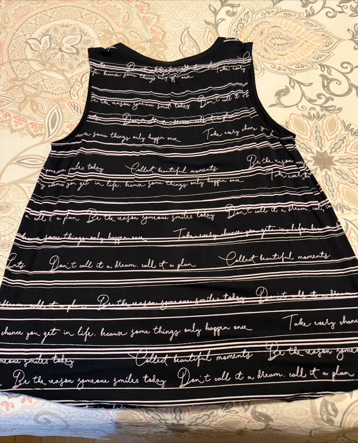 Women Tank Top - Size M 🇨🇦 image indicator(4)