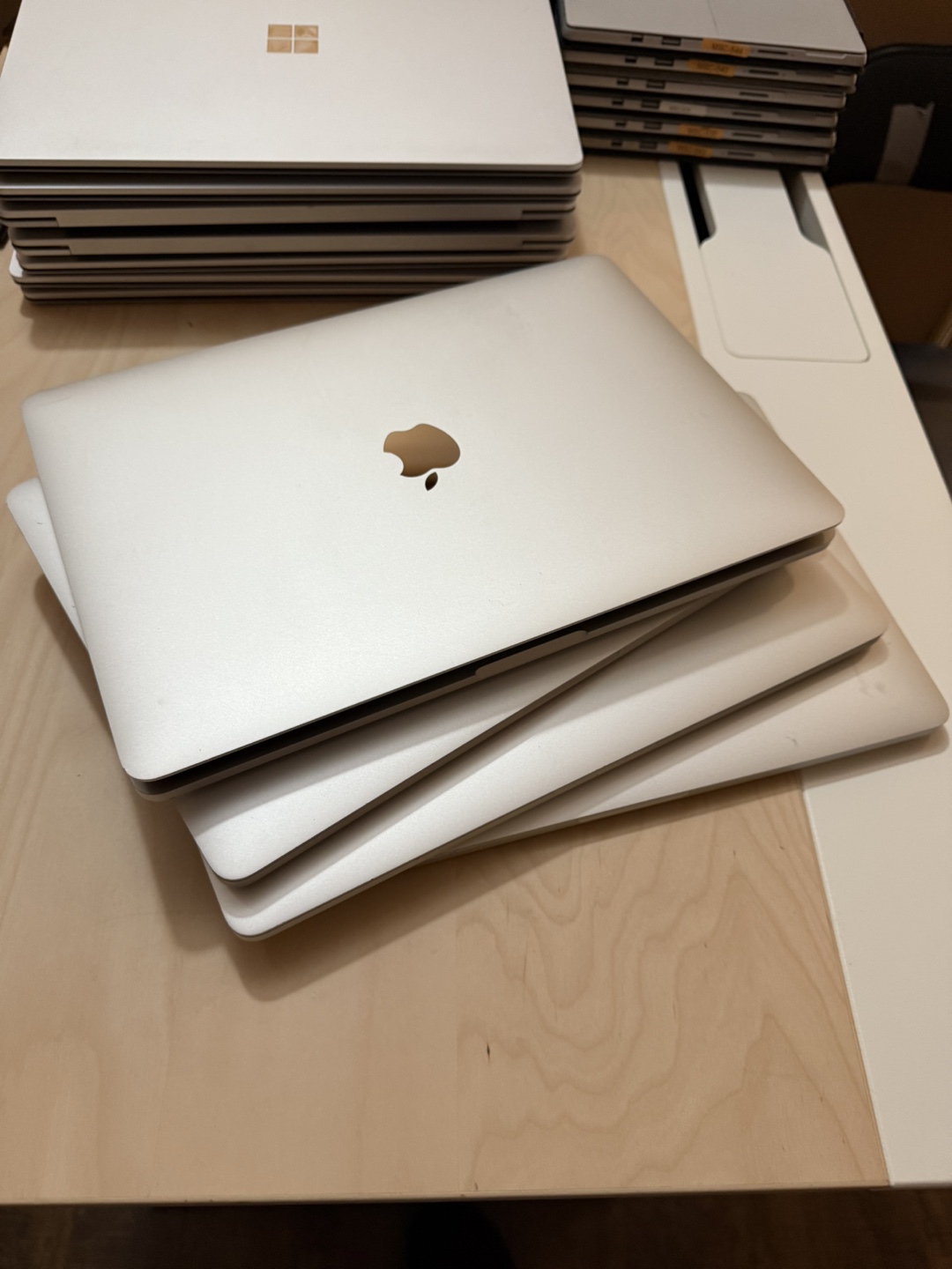 Laptop Macbook Pro 2017 slim‏ Touch Bar