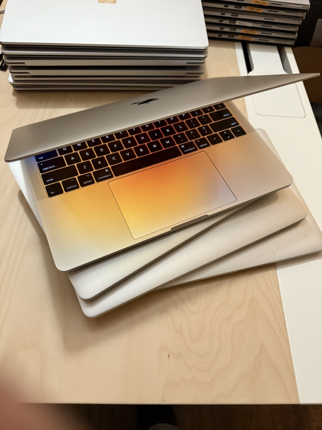 Laptop Macbook Pro 2017 slim‏ Touch Bar - photo 2