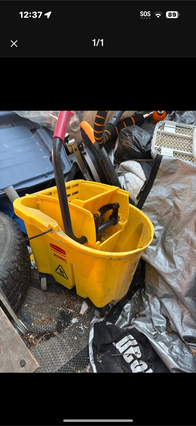 Rubbermaid WaveBrake Mop Bucket thumbnail
