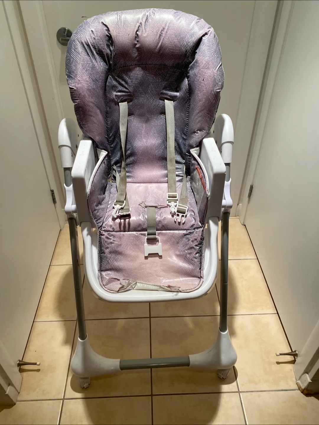 Safety 1st Foldable High Chair image indicator(2)