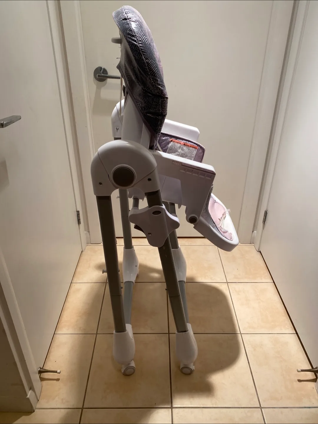 Safety 1st Foldable High Chair thumbnail