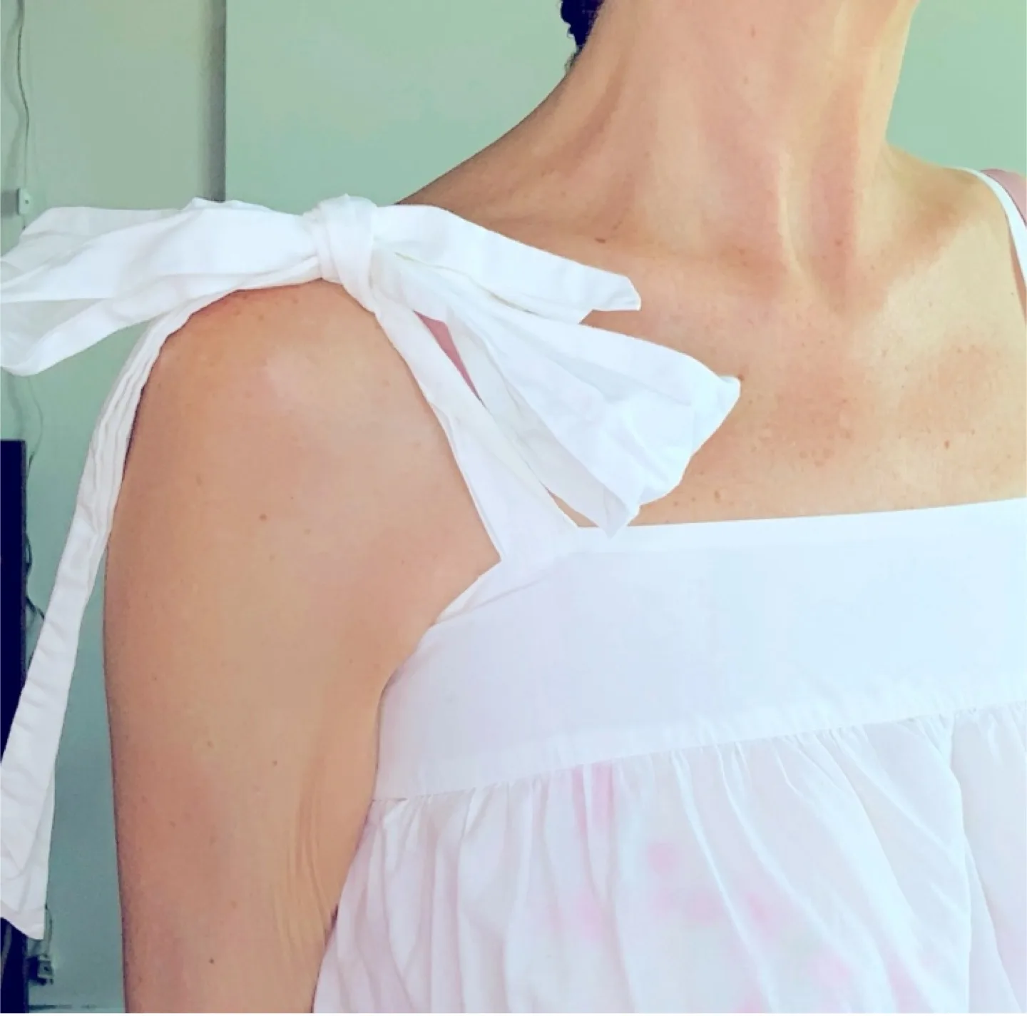 Sweet White Eyelet Tank Top with Bow Tie Straps image indicator(2)