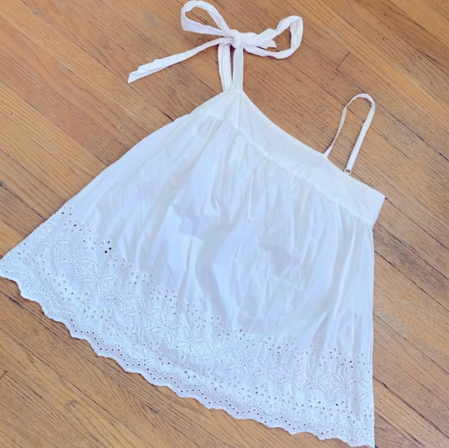Sweet White Eyelet Tank Top with Bow Tie Straps image indicator(4)