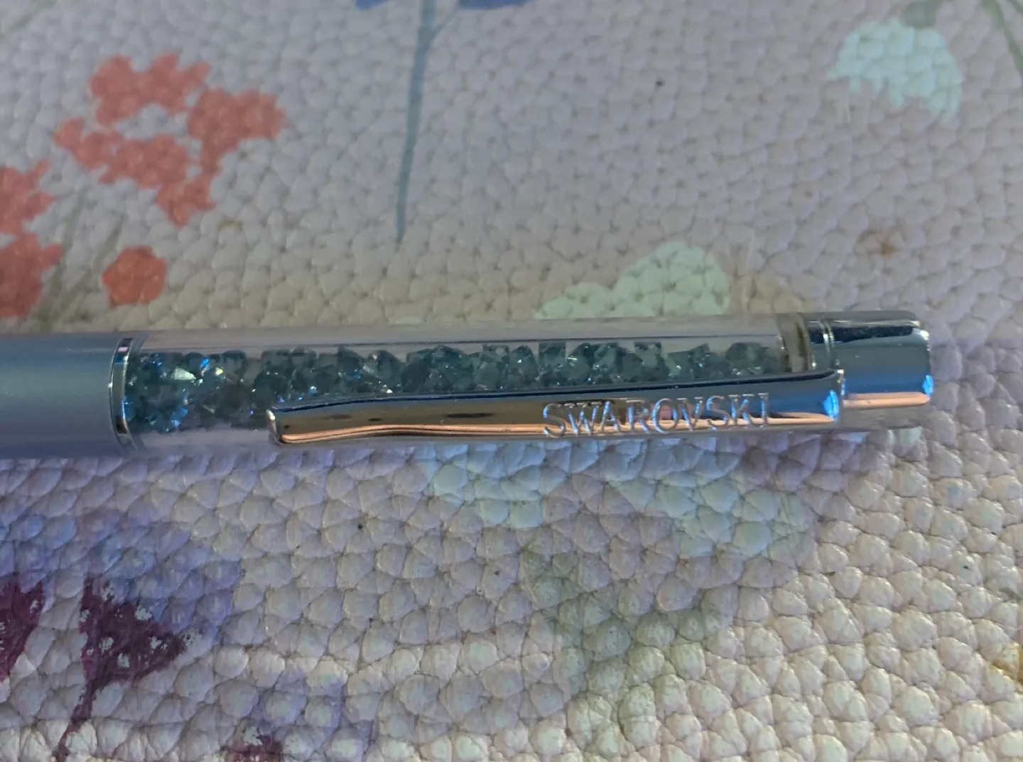 Swarovski Crystal Pen image indicator(2)