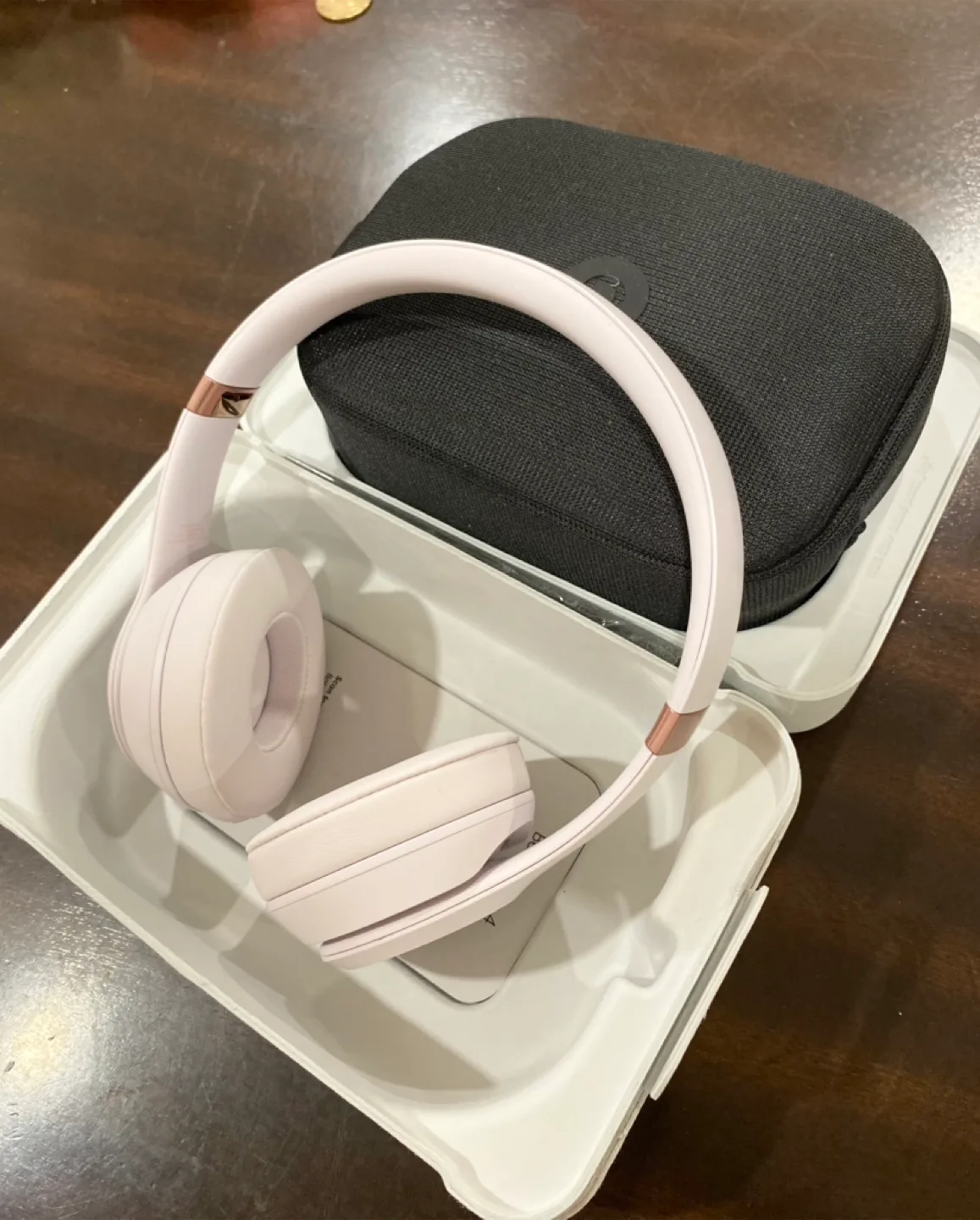 Beats Solo 4 Wireless Headphones - Cloud Pink image indicator(7)