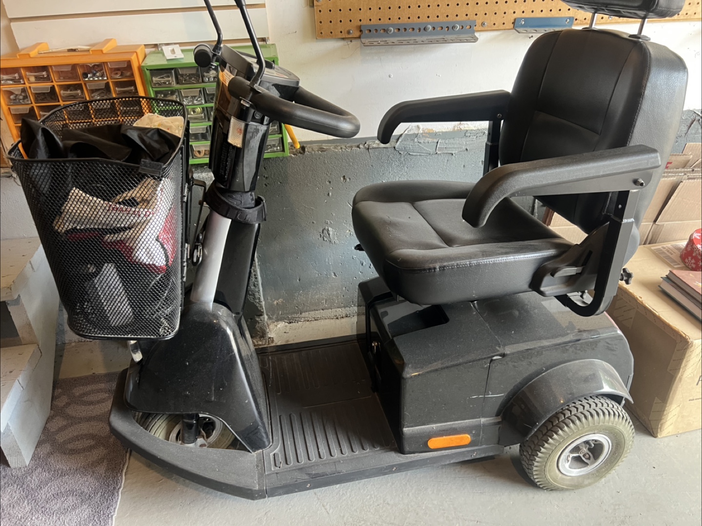 Mobility Scooter - Excellent Condition - photo 4