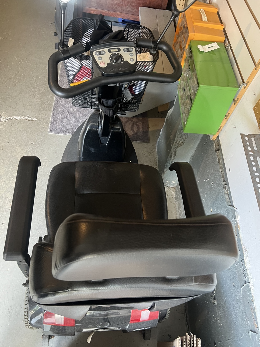 Mobility Scooter - Excellent Condition - photo 3