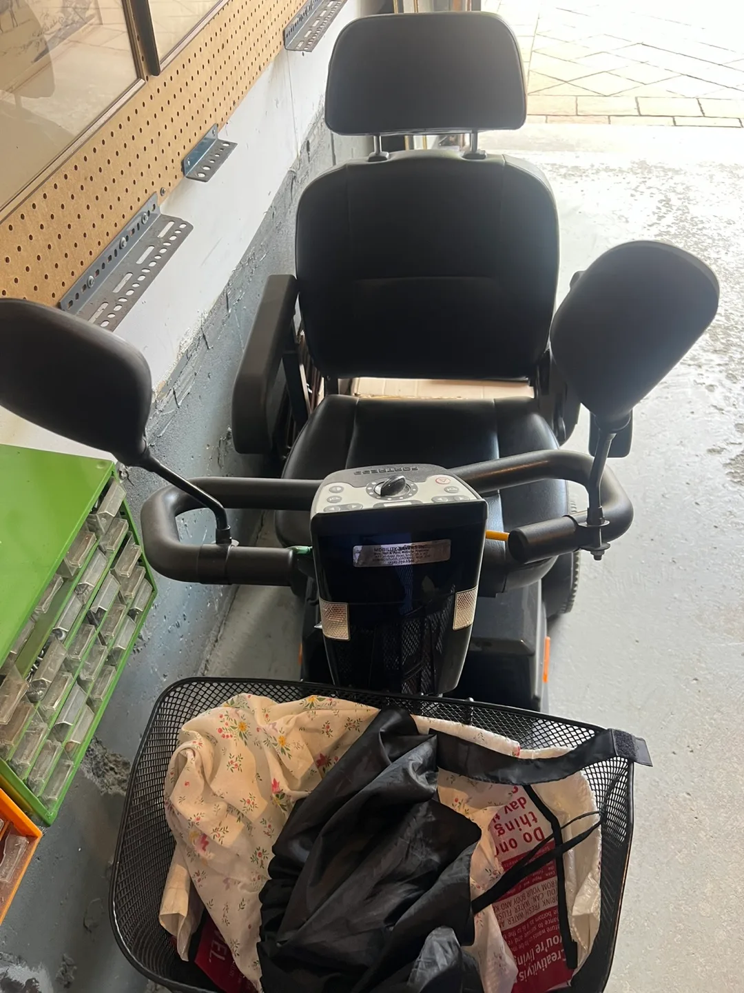 Mobility Scooter - Excellent Condition image indicator(2)
