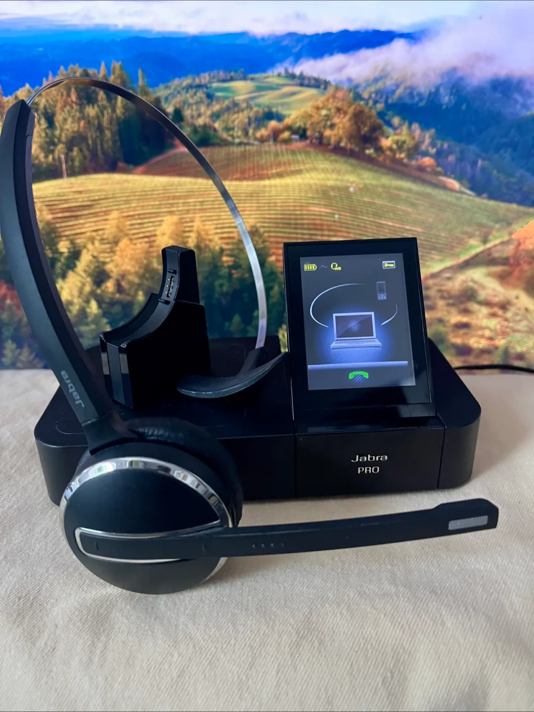 Jabra Pro 9465 wireless headset and base Touch screen control image indicator(5)