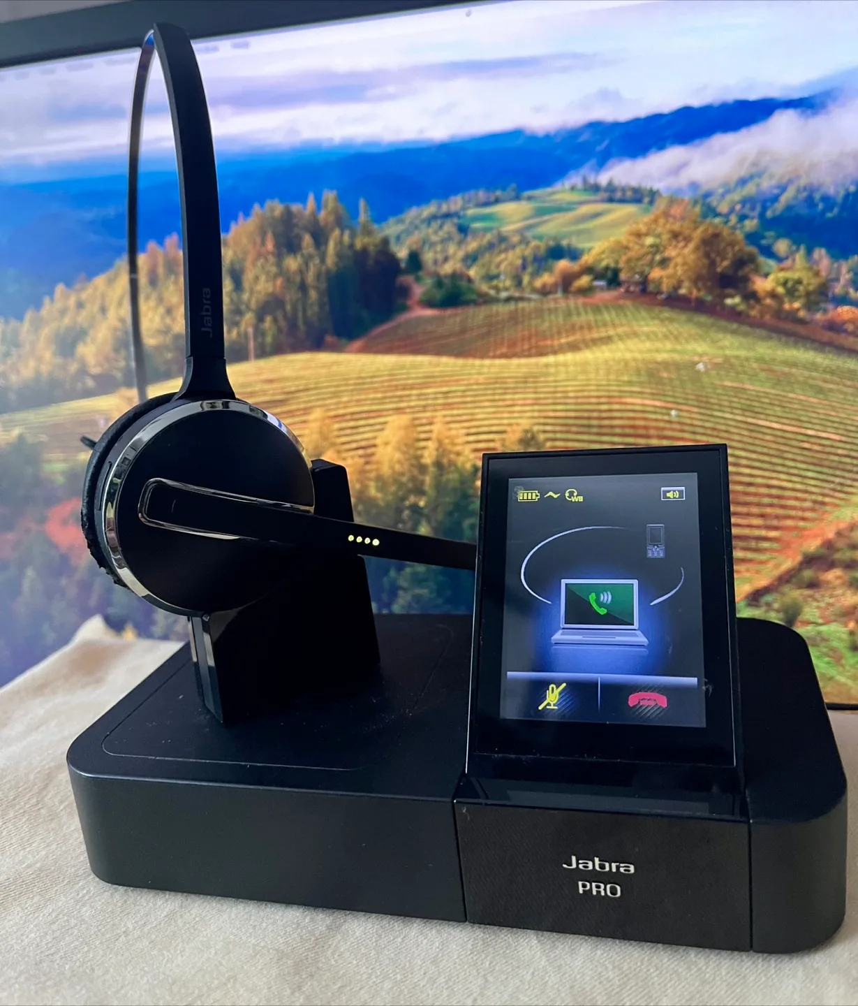 Jabra Pro 9465 wireless headset and base Touch screen control thumbnail