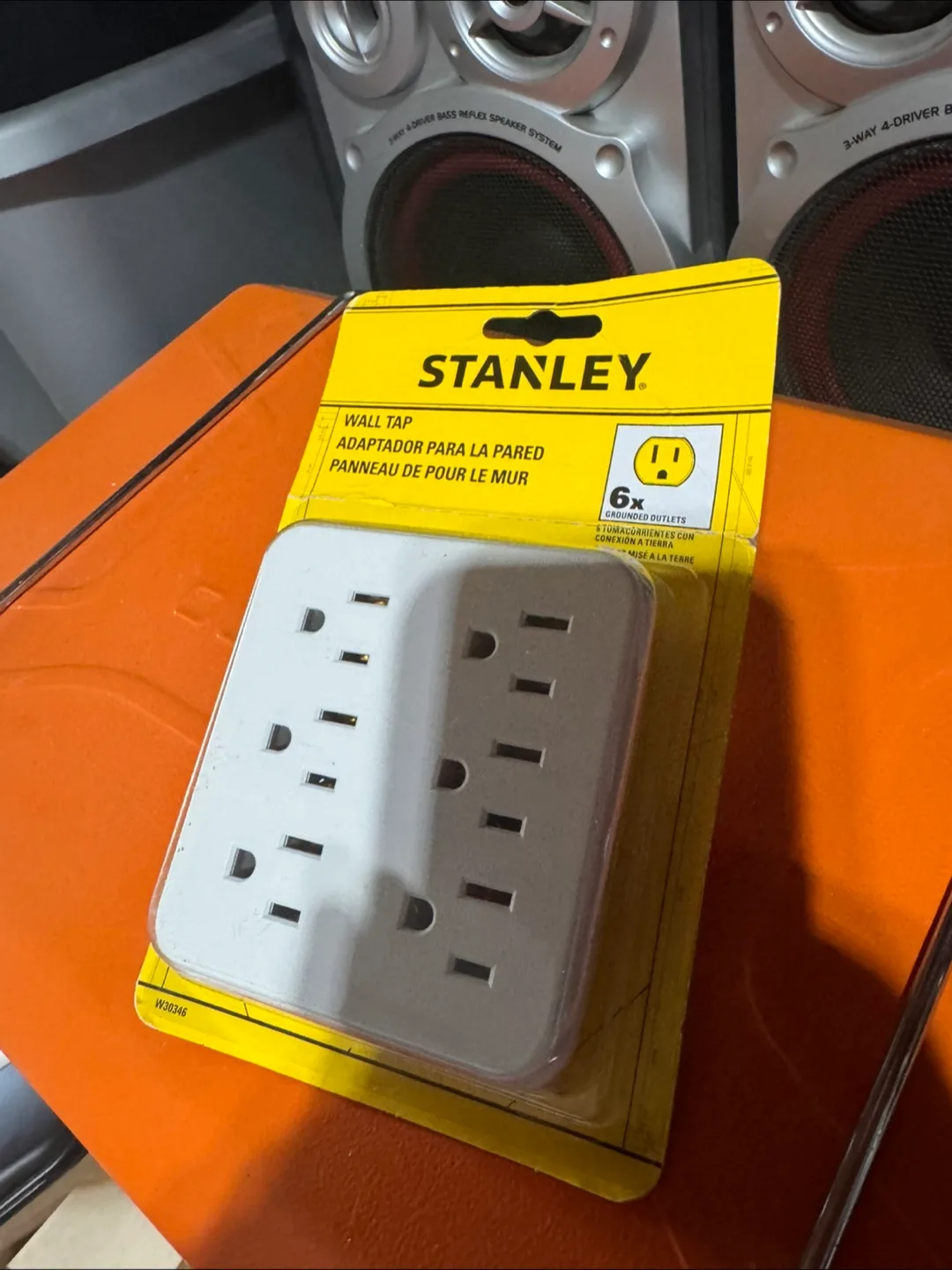 Stanley 6-Outlet Wall Tap - New in Package! thumbnail