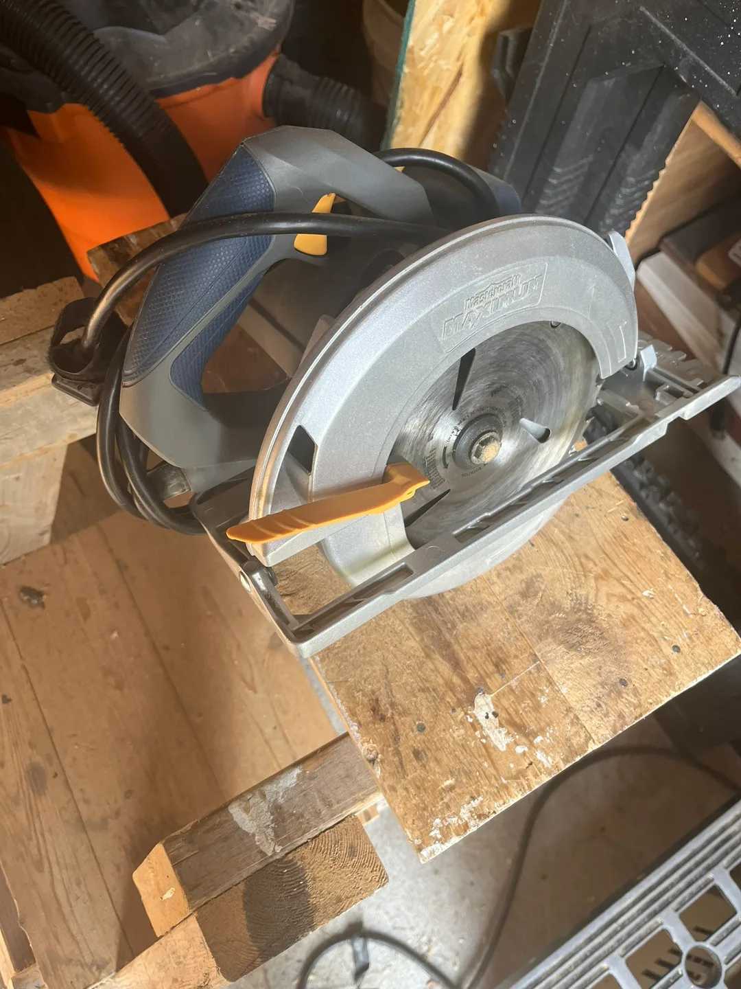 Mastercraft 7 1/4” Circular Saw thumbnail