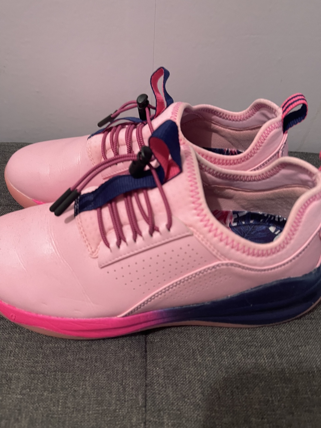 Clove Women's Pink Nursing Shoes, Size 7.5