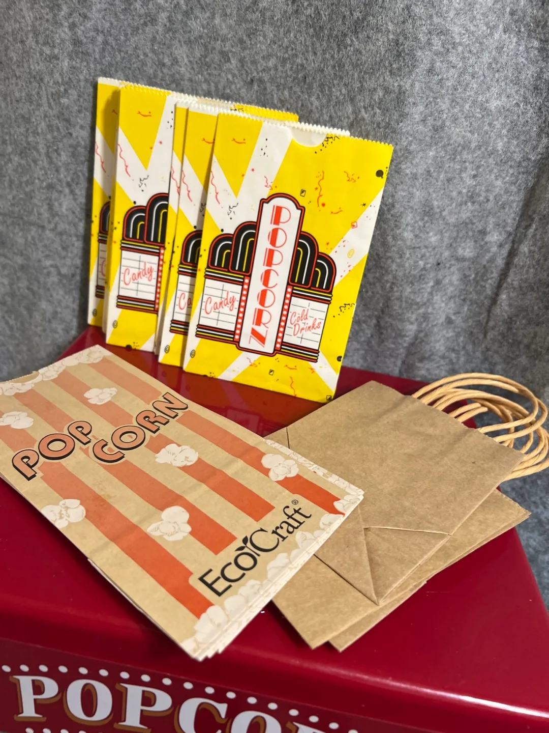 Come and get it. $8 West Bend Popcorn Machine image indicator(3)