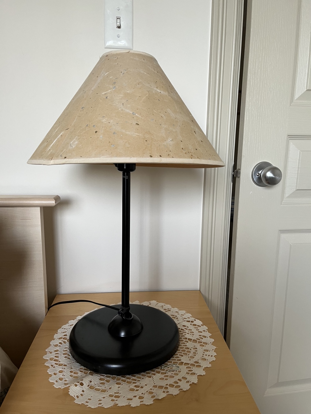 Table Lamp with Beige Shade - photo 2