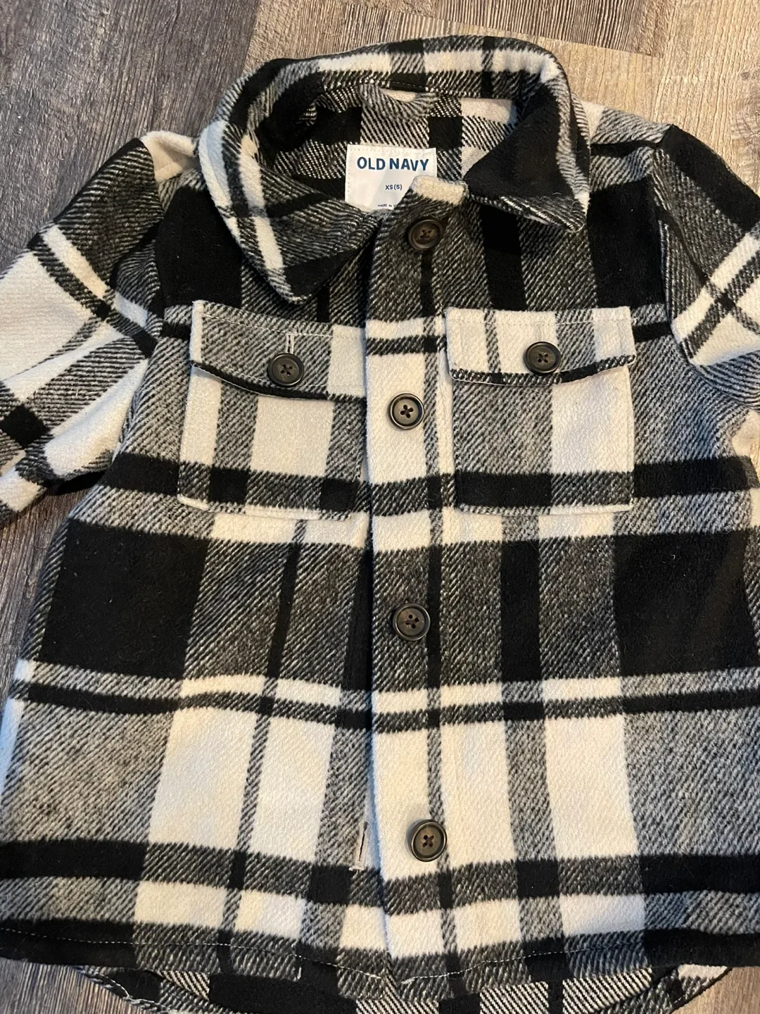 Old Navy XS(5) Black/White Plaid Flannel Shacket image indicator(5)