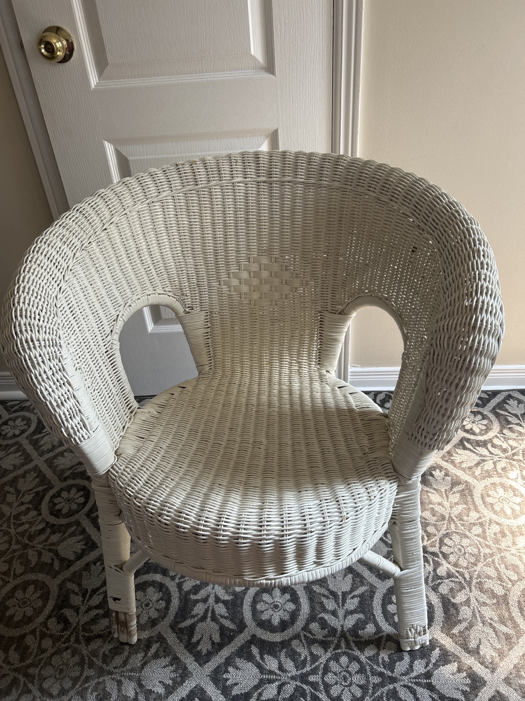 White Wicker Chair - photo 2