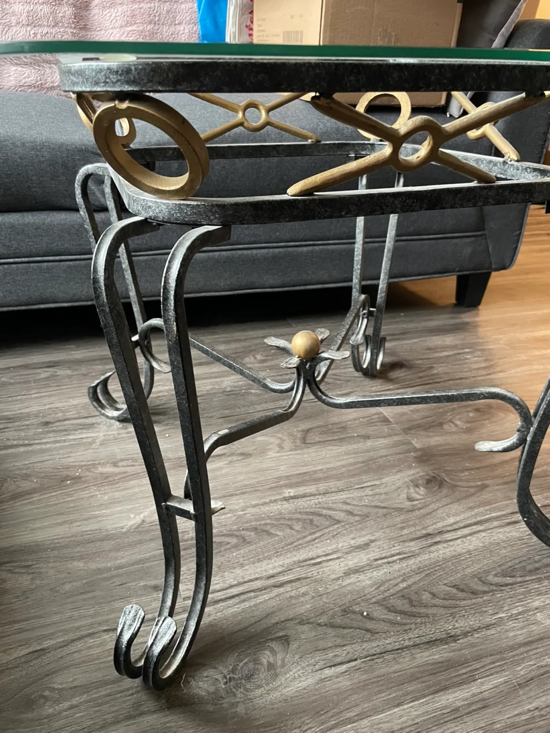 Glass Top Side Table - 2'x2'x21" Tall 🇨🇦 image indicator(2)