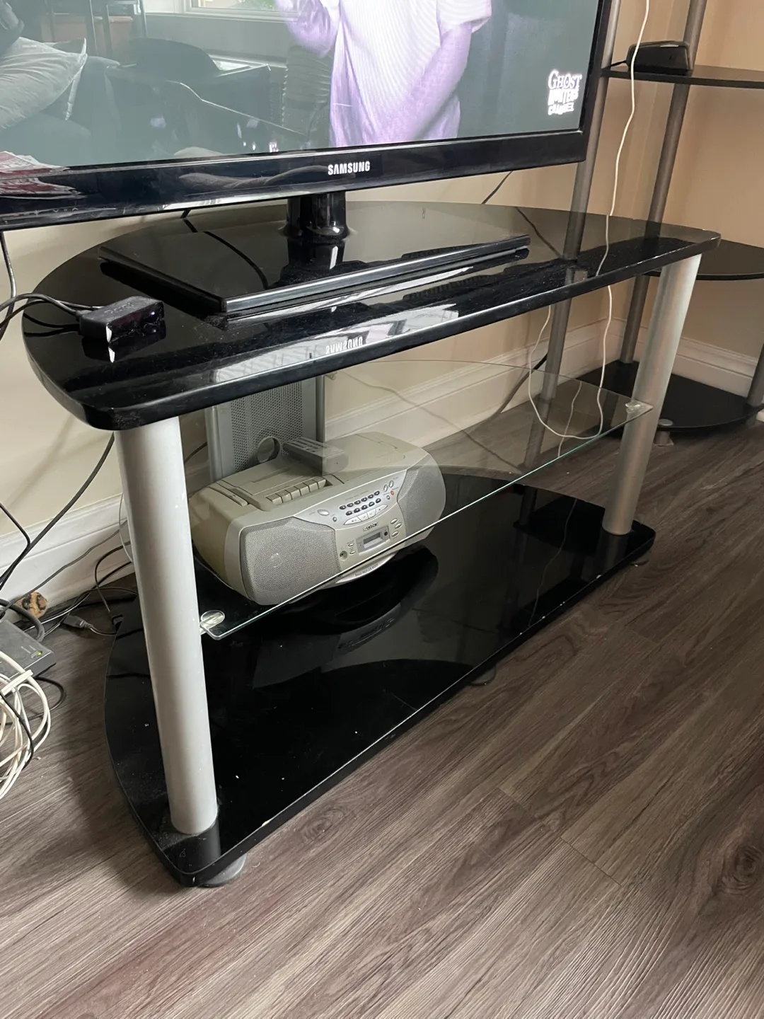 Black Glass TV Stand - 40" Wide 🇨🇦 image indicator(2)