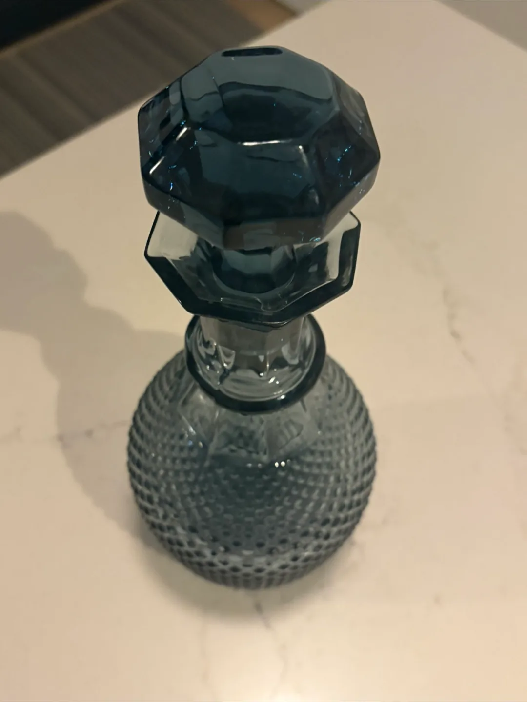 Blue Glass Decanter with Stopper image indicator(2)