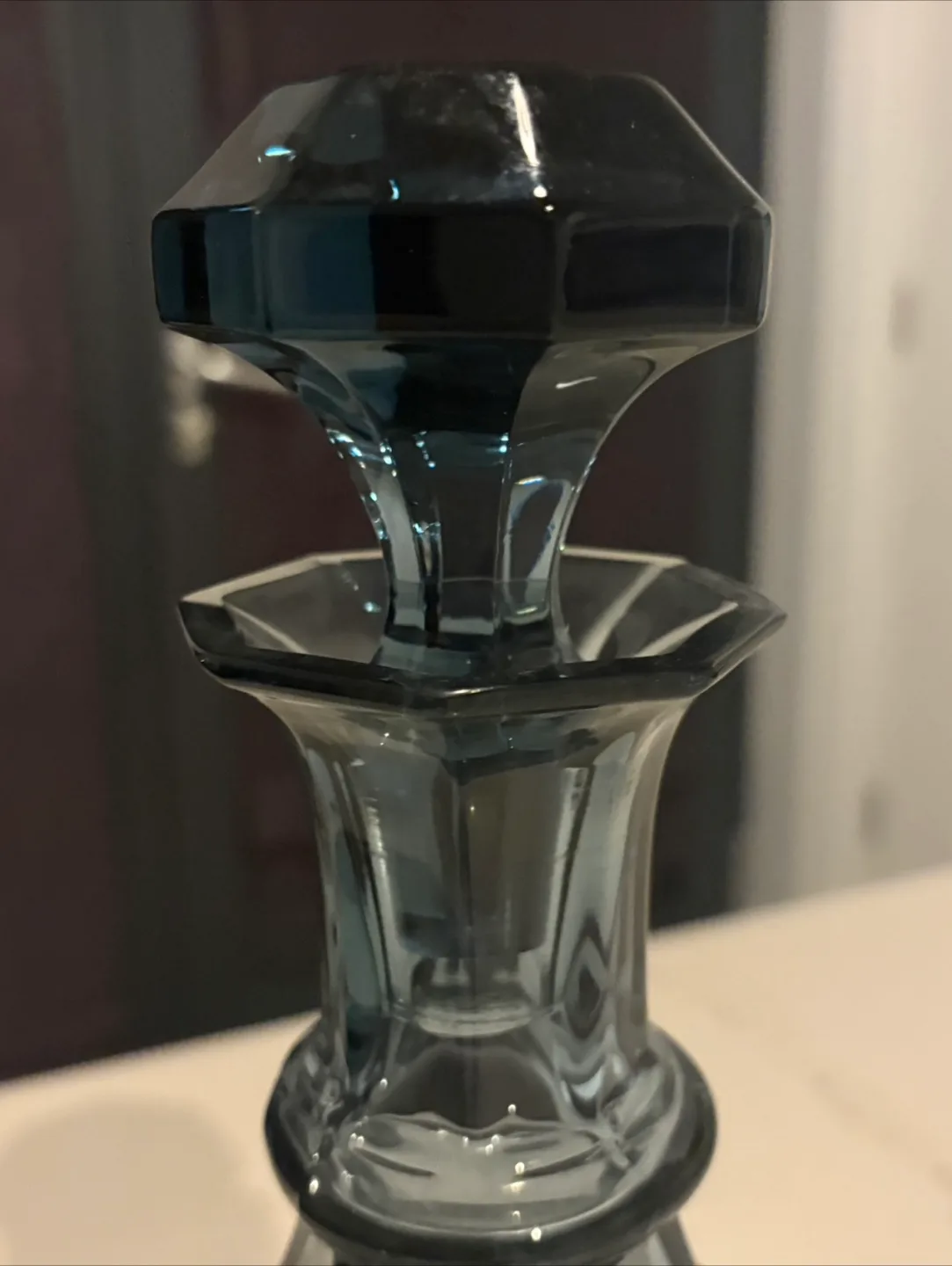 Blue Glass Decanter with Stopper image indicator(4)