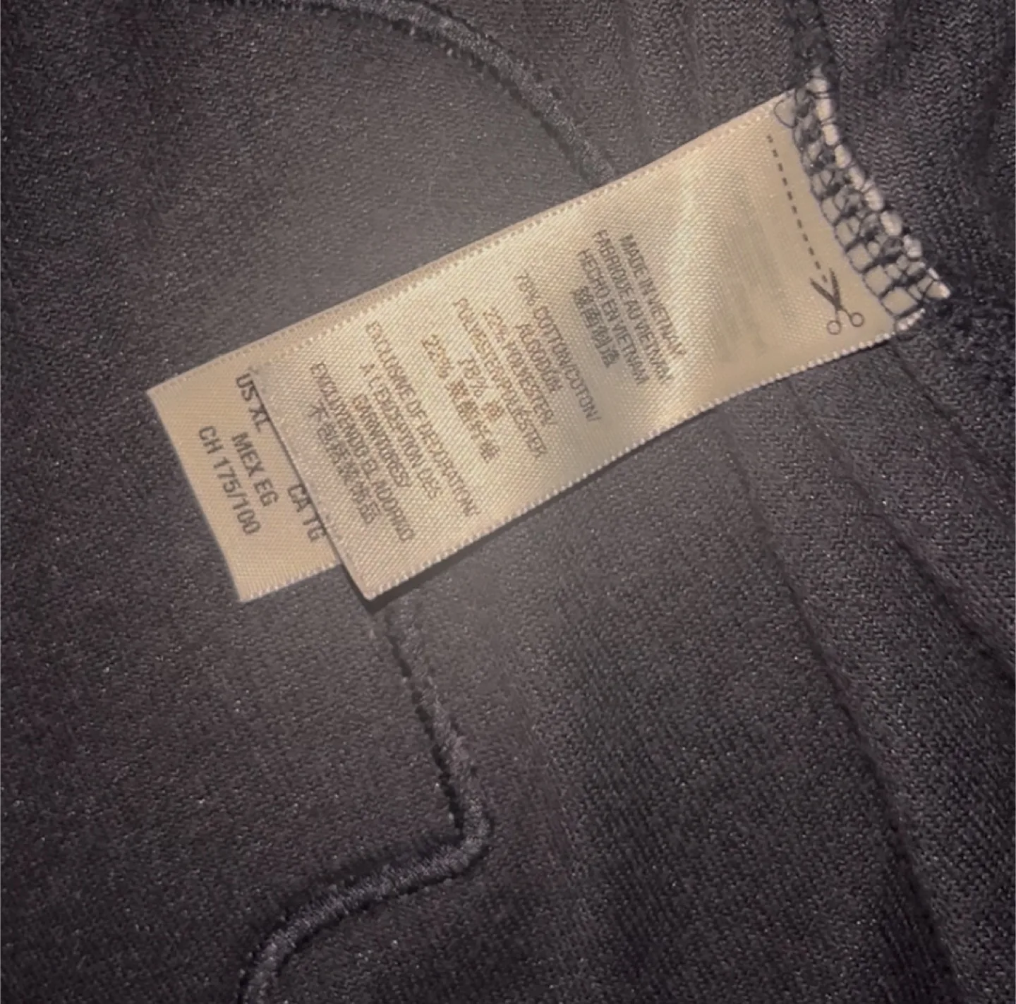 Juicy Couture Hoodie -XL (Dixie&Bloor) image indicator(8)