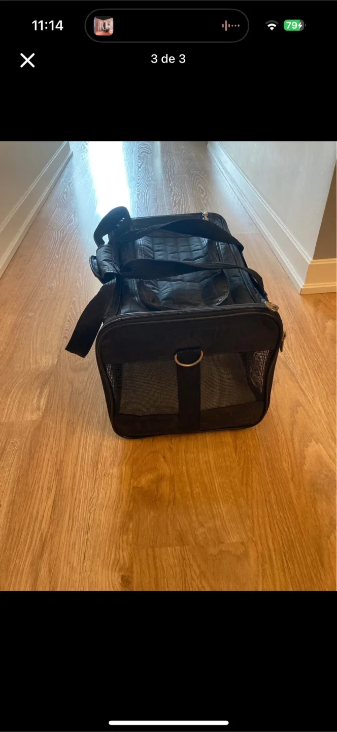 Sherpa® Original Deluxe Pet Carrier image indicator(3)