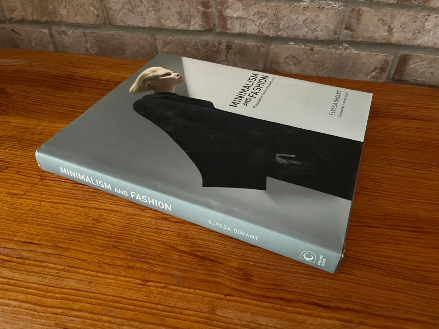 Minimalism and Fashion by Elyssa Dimant (Hardcover) image indicator(3)